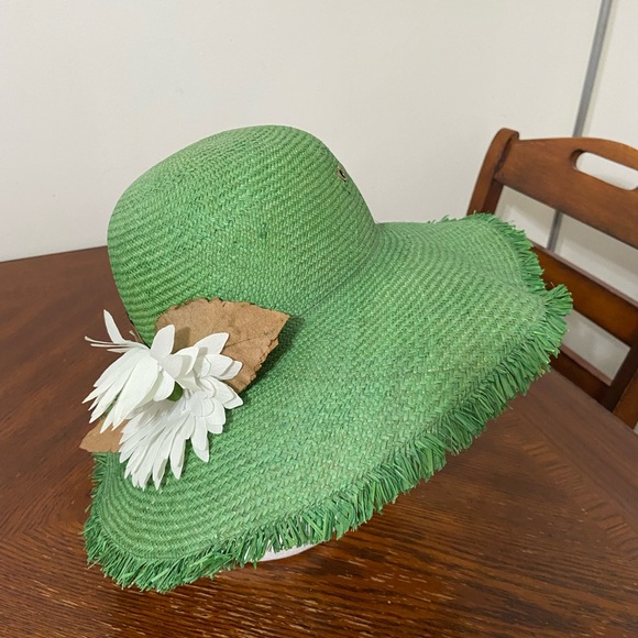 Green summer hat - Picture 3 of 7